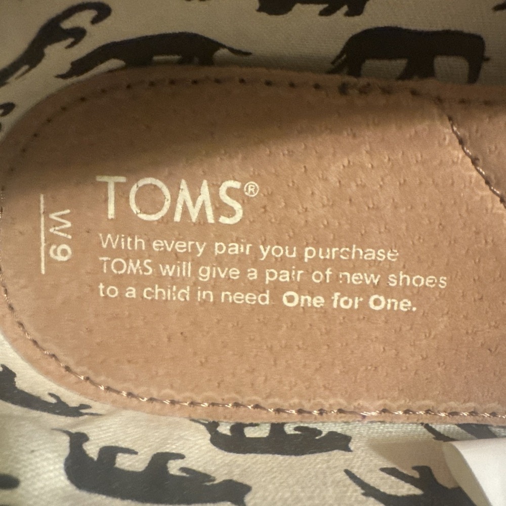 Toms Women's Classic Canvas Slip On Shoes Size 9 Wide New With Box Black Casual - Picture 7 of 7